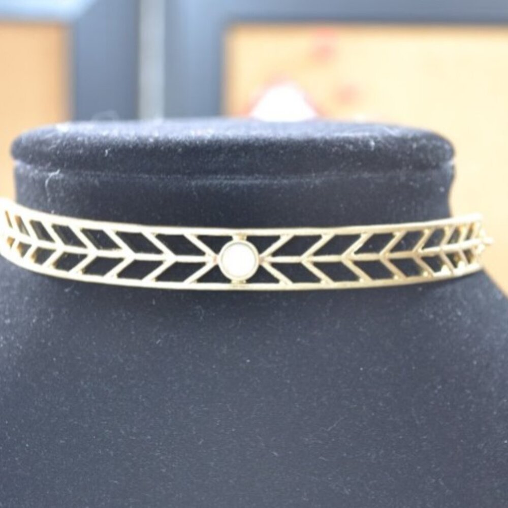 Elegant Gold Opaline Choker Necklace